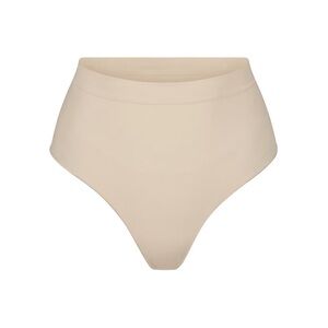 SKIMS SEAMLESS SCULPT MID WAIST THONG NWOT - SAND
